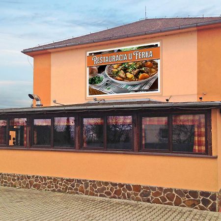 U Ferka Hotel Lemesany Luaran gambar
