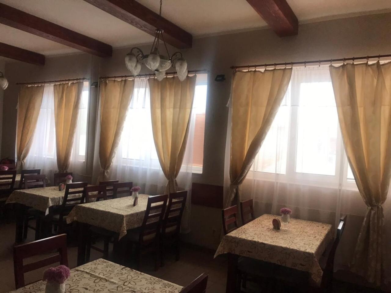 U Ferka Hotel Lemesany Luaran gambar